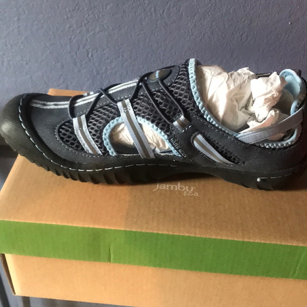 Shoe - Picture 3 of 5